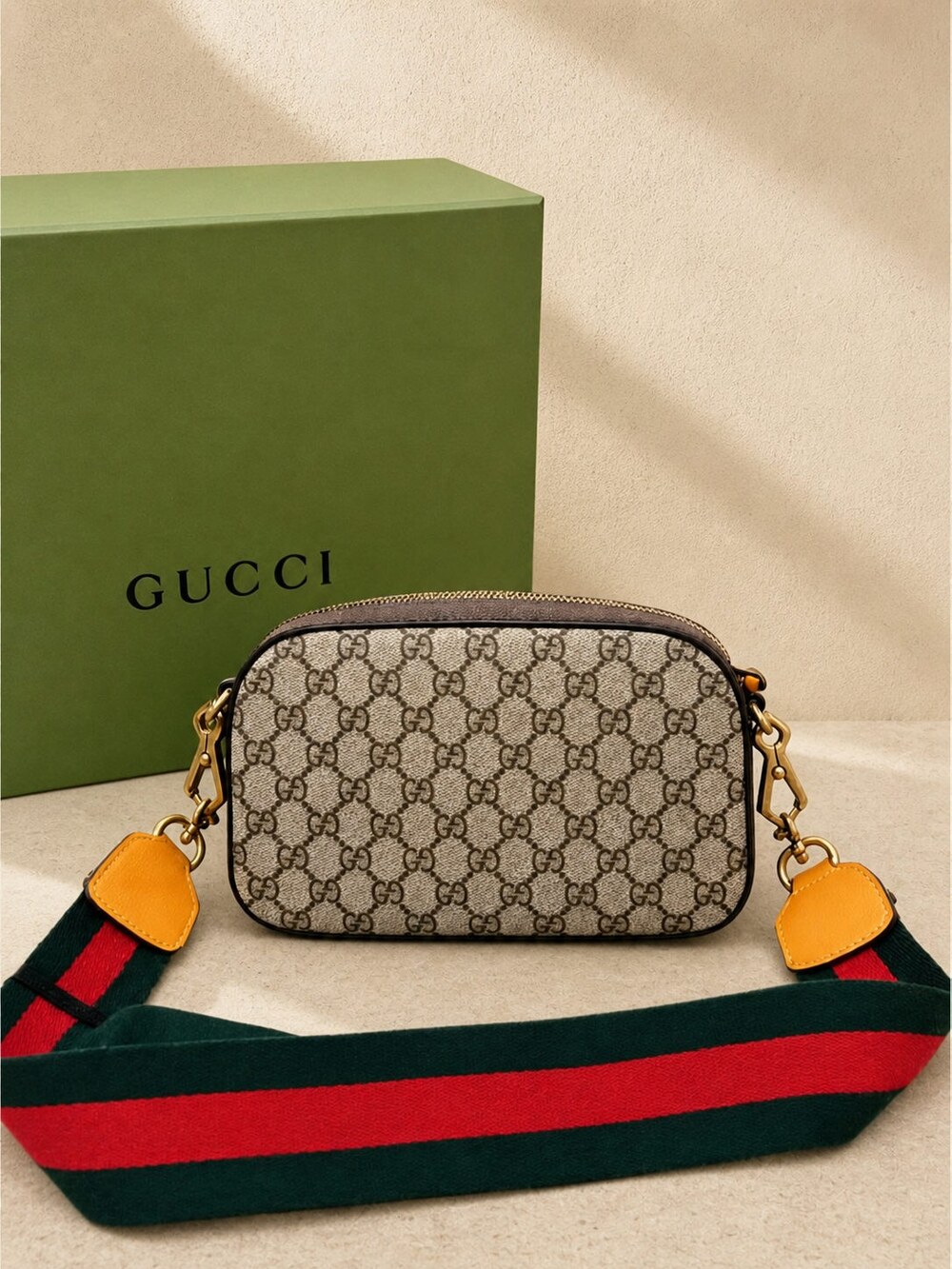 Gucci Small Neo Vintage Crossbody Camera Purse in GG Supreme Canvas - Picture 3 of 5